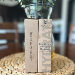 Beauty By Earth Face Cream Anti-Aging Hydration Tube